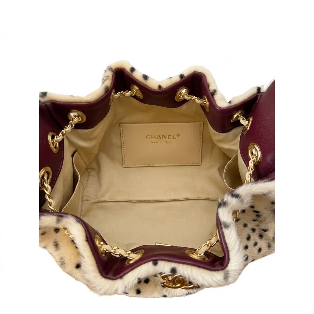 Chanel bucket bag pelliccia maculata – vista dall'alto aperta