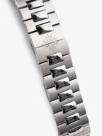 Patek Philippe Nautilus 5990/1A-001 bracelet detail
