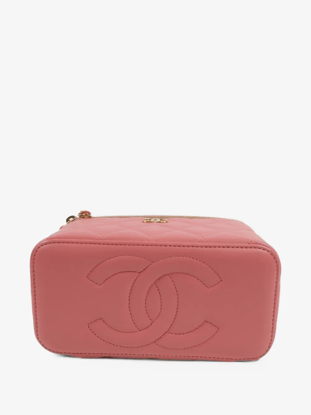 Chanel Vanity Case pink quilted leather – bottom CC logo