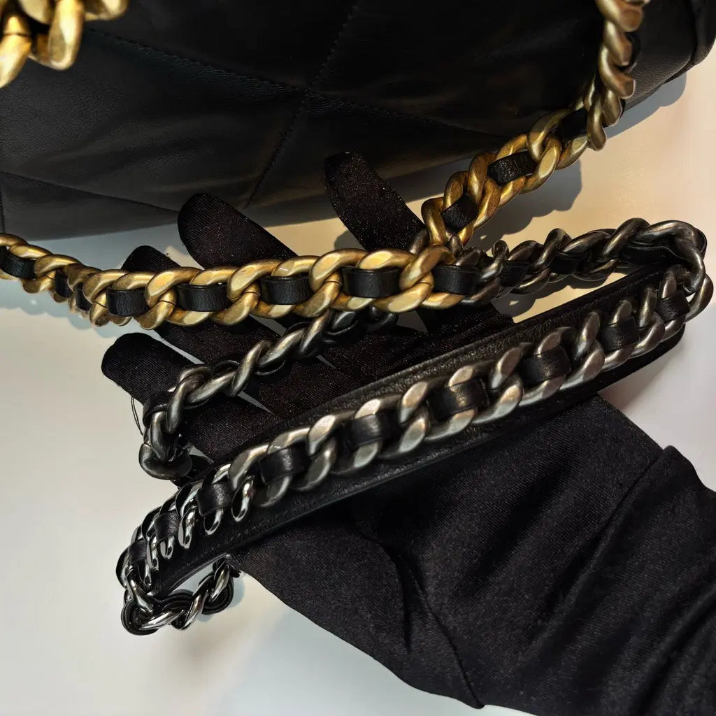 Borsa Chanel 19 nera dettaglio catena tripla
