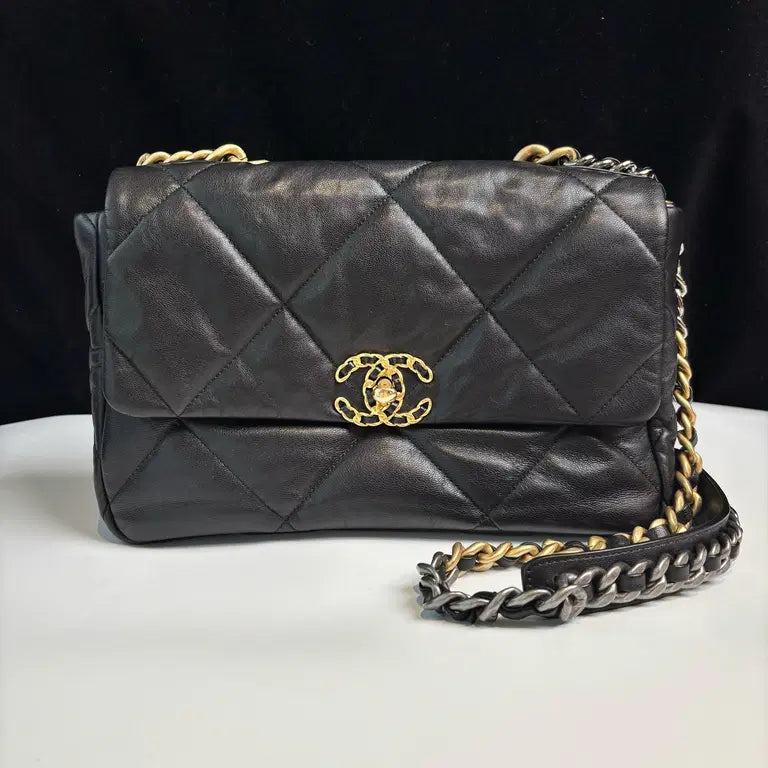 Borsa Chanel 19 nera laterale