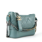 Borsa Chanel Gabrielle blu etichetta Made in Italy