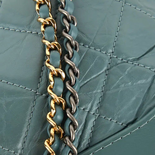 Borsa Chanel Gabrielle blu laterale